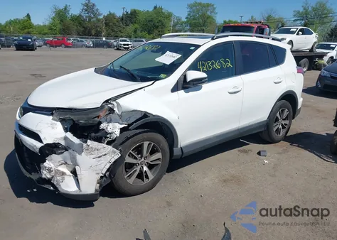 2018 Toyota Rav4 Xle z USA, uszkodzony, nr VIN 2T3RFREV8JW713319